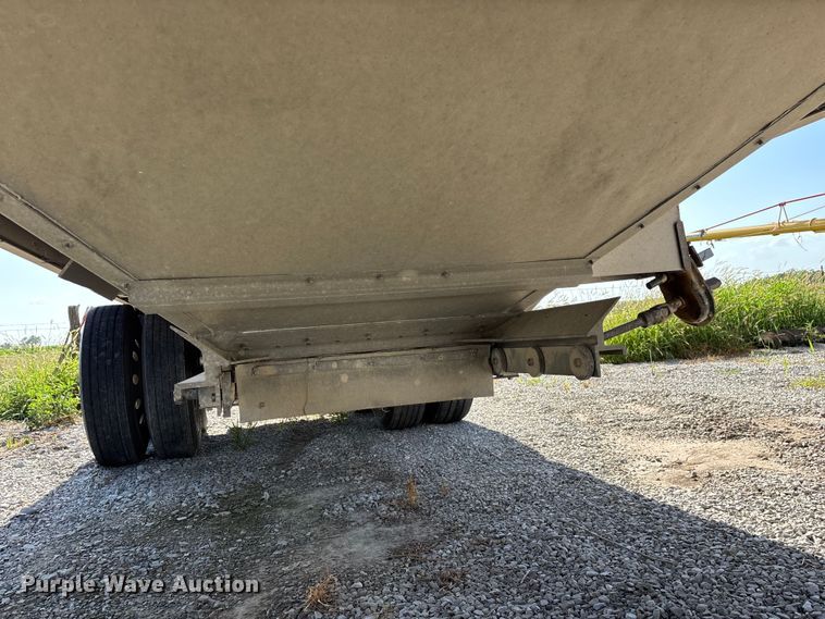 image for item FG0542 2008 Cornhusker Ultra-Lite grain trailer