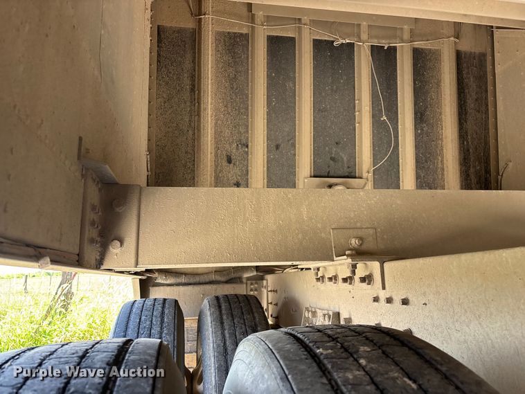 image for item FG0542 2008 Cornhusker Ultra-Lite grain trailer