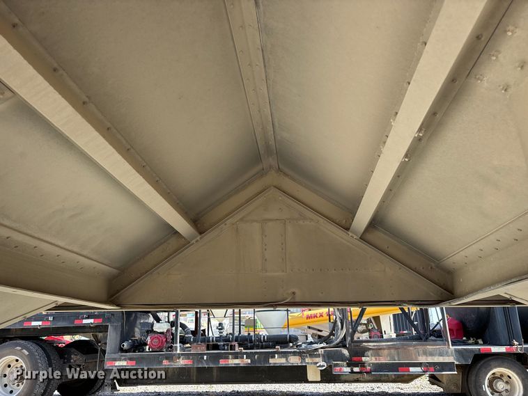 image for item FG0542 2008 Cornhusker Ultra-Lite grain trailer