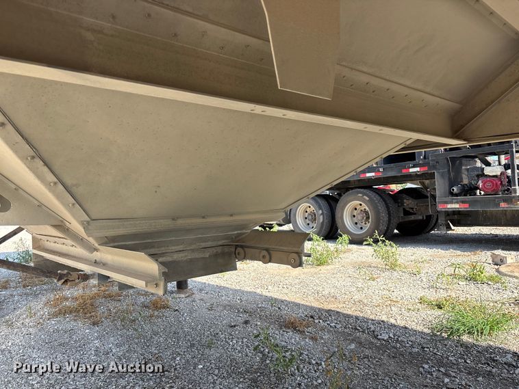 image for item FG0542 2008 Cornhusker Ultra-Lite grain trailer