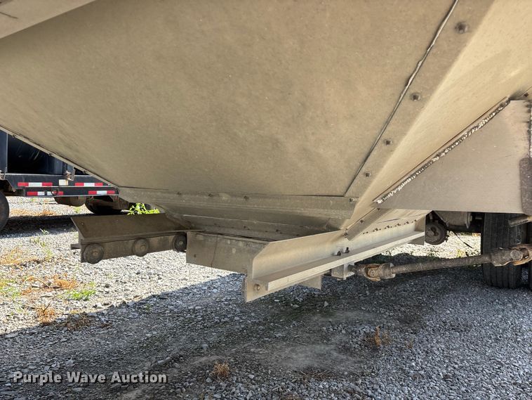 image for item FG0542 2008 Cornhusker Ultra-Lite grain trailer