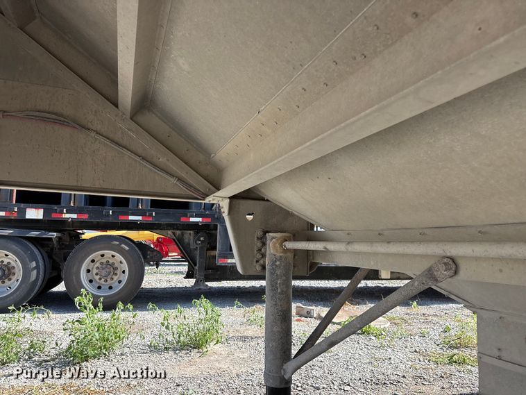 image for item FG0542 2008 Cornhusker Ultra-Lite grain trailer