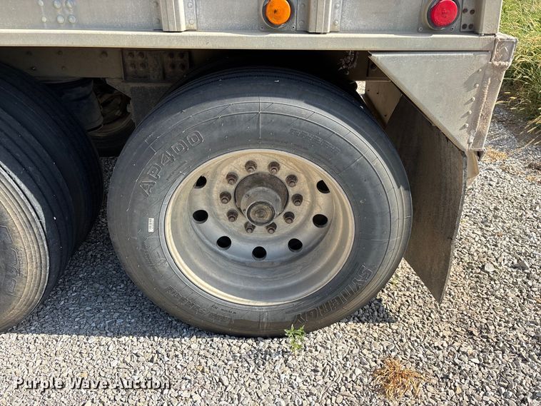 image for item FG0542 2008 Cornhusker Ultra-Lite grain trailer