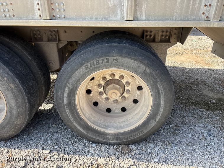 image for item FG0542 2008 Cornhusker Ultra-Lite grain trailer