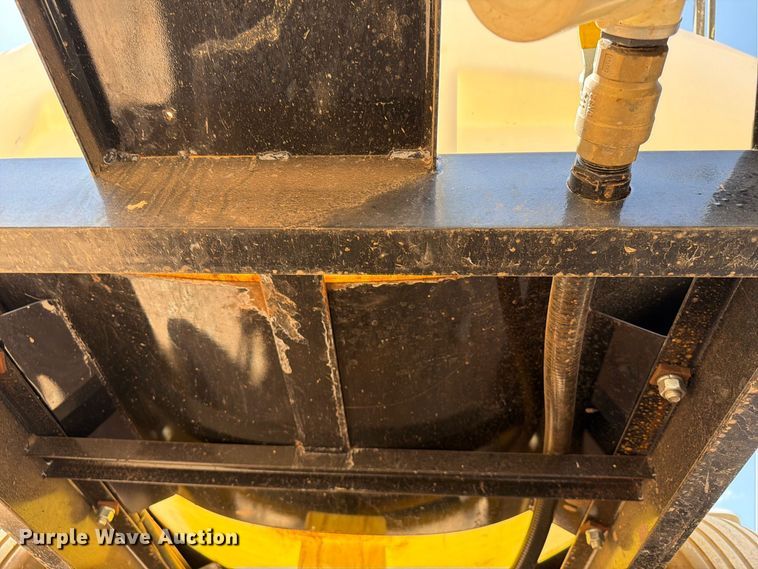 image for item FI0369 Wylie sprayer trailer
