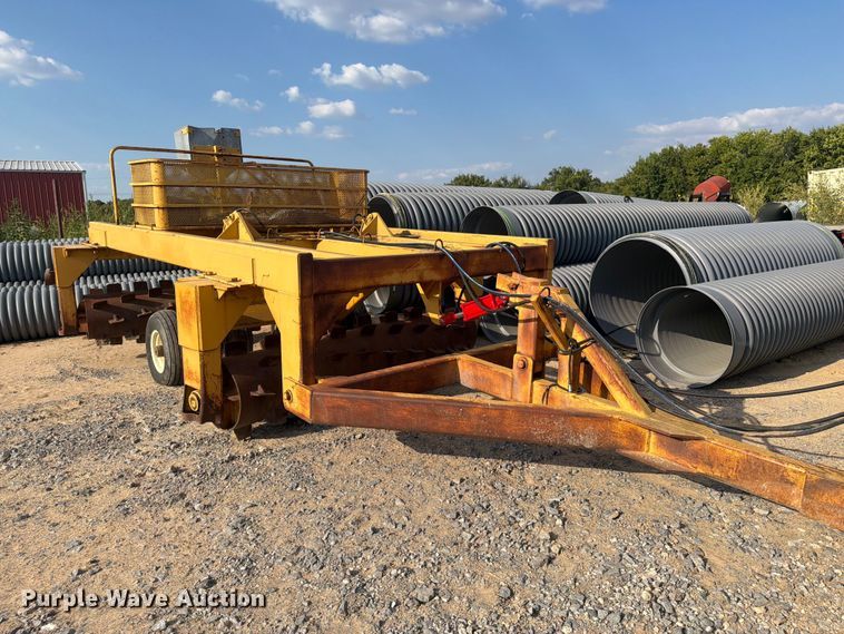 image for item FI0395 Pull type aerator