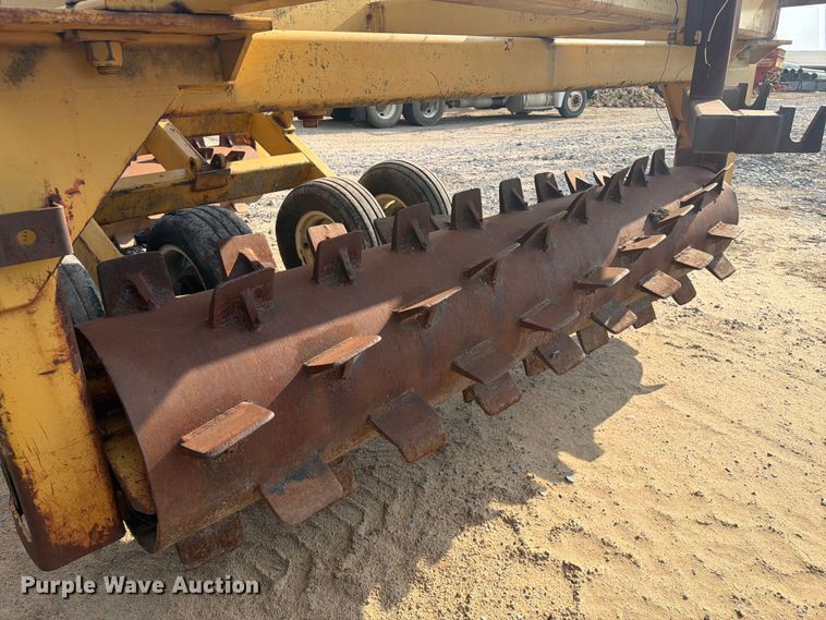 image for item FI0395 Pull type aerator