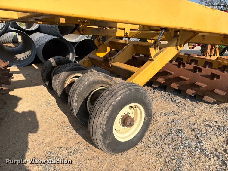 image for item FI0395 Pull type aerator