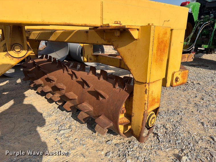 image for item FI0395 Pull type aerator