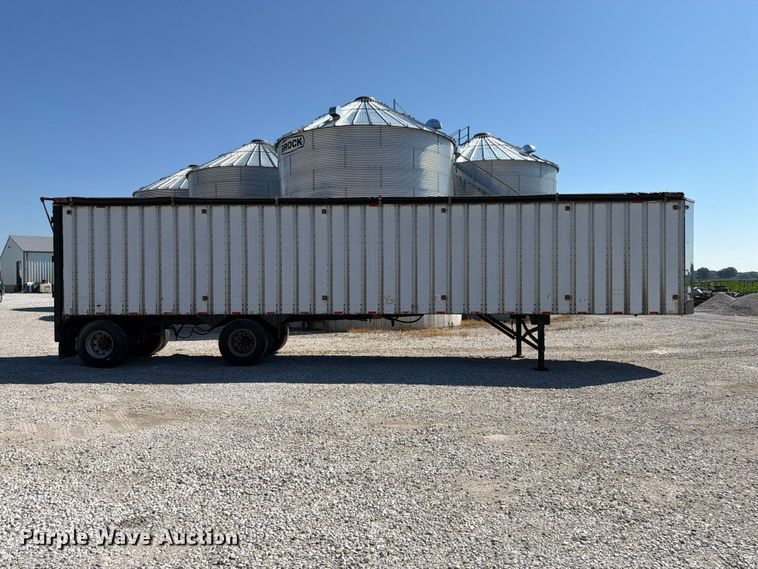 image for item FK4063 2004 Peerless walking floor trailer