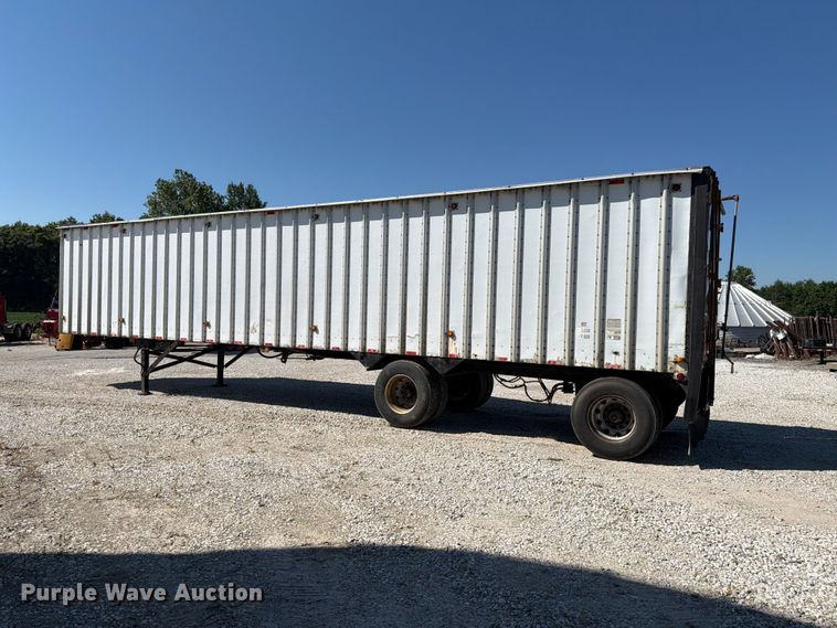 image for item FK4063 2004 Peerless walking floor trailer