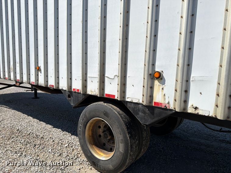 image for item FK4063 2004 Peerless walking floor trailer