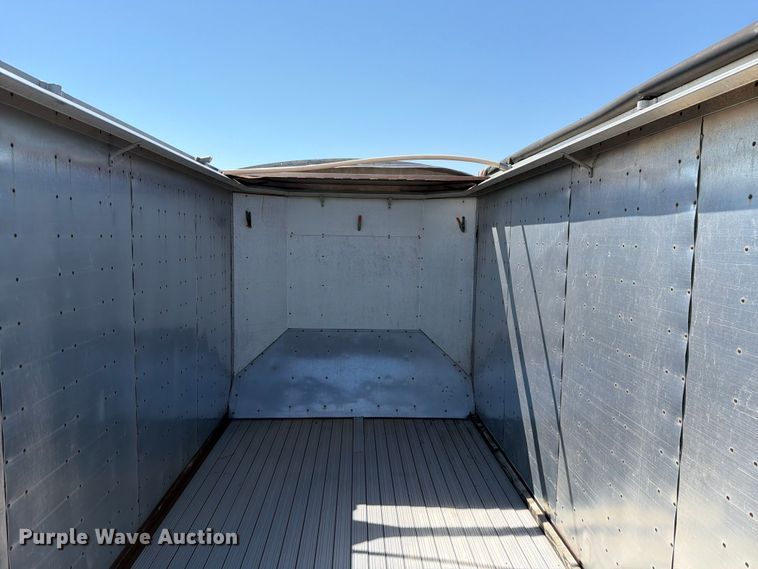 image for item FK4063 2004 Peerless walking floor trailer