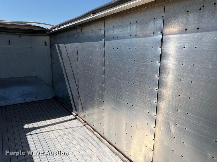 image for item FK4063 2004 Peerless walking floor trailer