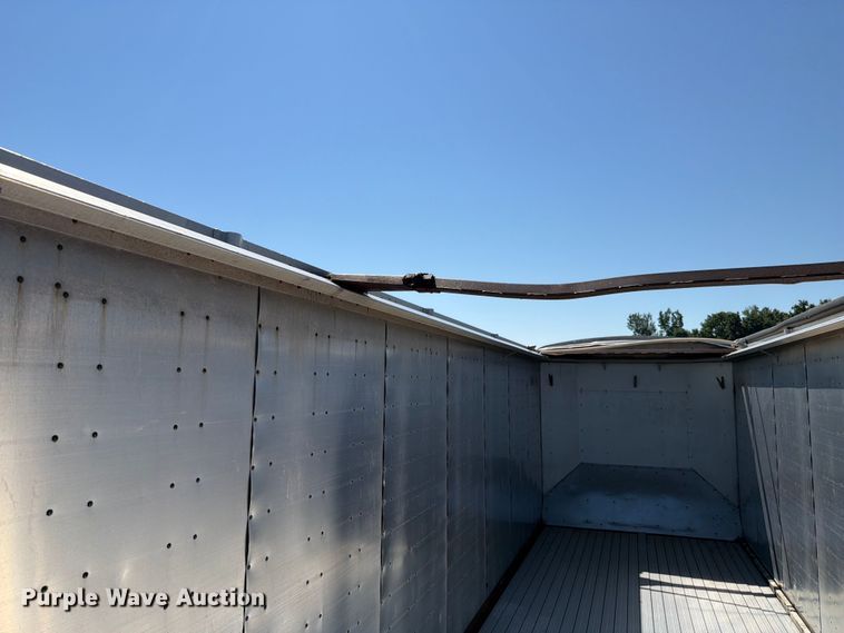 image for item FK4063 2004 Peerless walking floor trailer