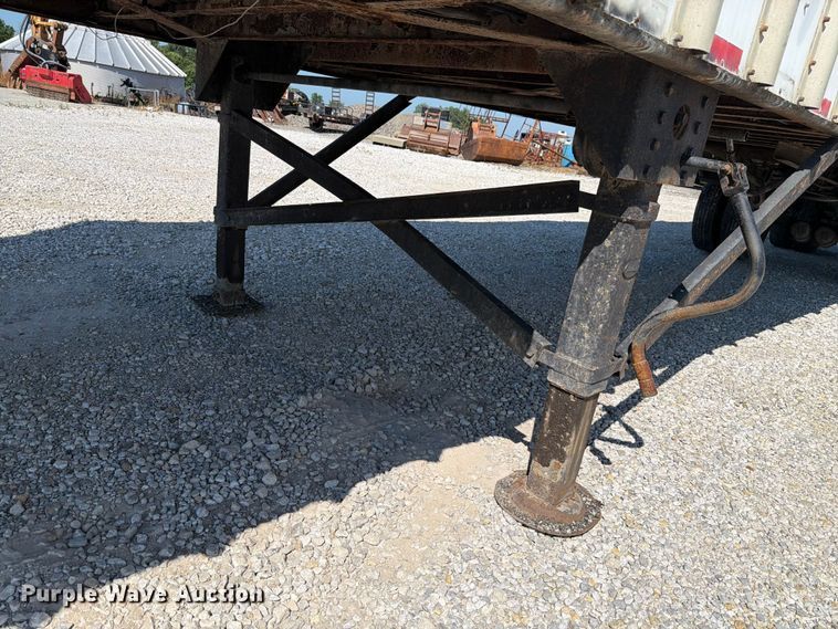 image for item FK4063 2004 Peerless walking floor trailer