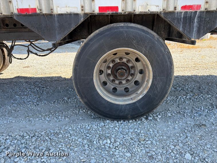 image for item FK4063 2004 Peerless walking floor trailer