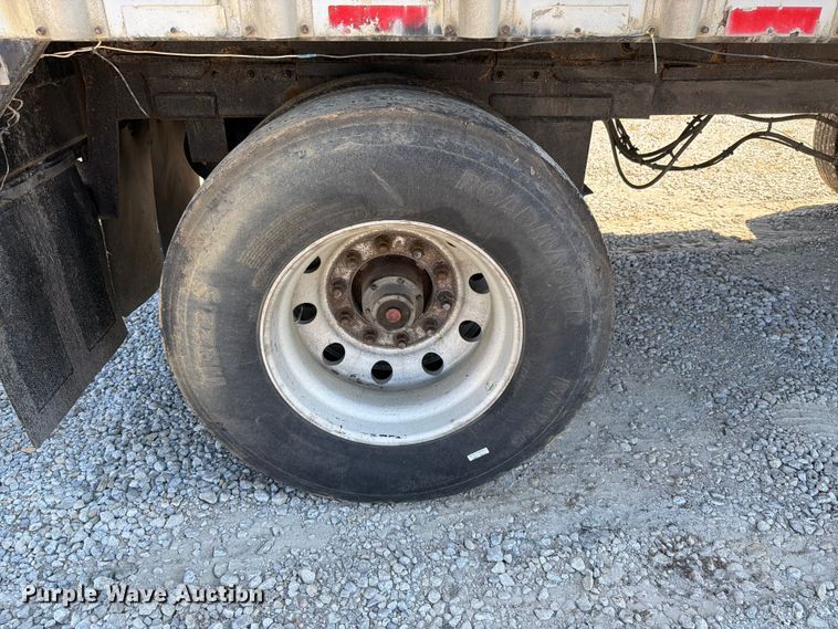 image for item FK4063 2004 Peerless walking floor trailer
