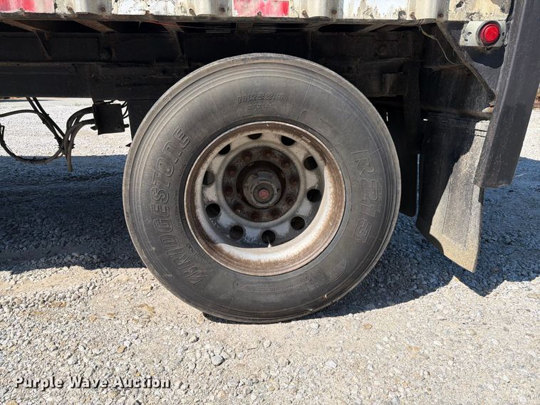image for item FK4063 2004 Peerless walking floor trailer