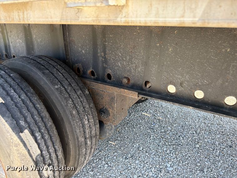 image for item FK4071 2006 Transcraft flatbed trailer