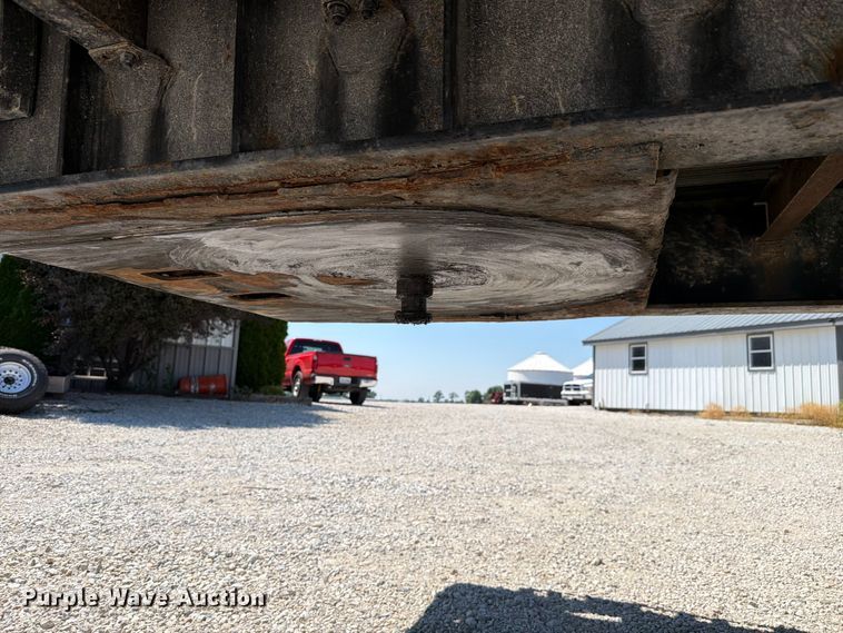 image for item FK4071 2006 Transcraft flatbed trailer