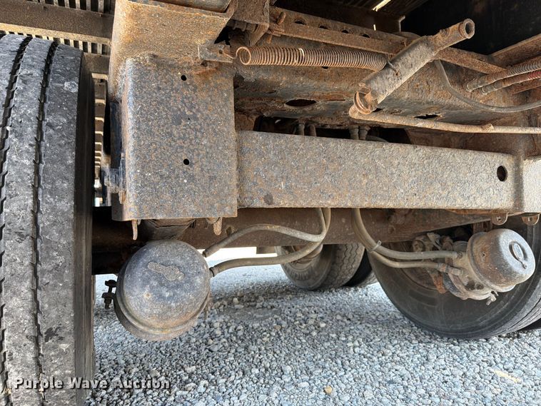 image for item FK4071 2006 Transcraft flatbed trailer