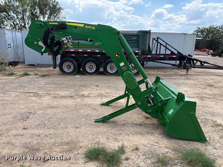image for item FK5098 2022 John Deere 620R loader