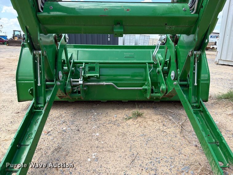 image for item FK5098 2022 John Deere 620R loader