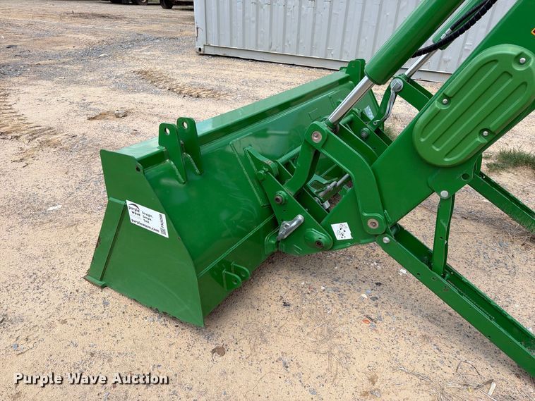 image for item FK5098 2022 John Deere 620R loader