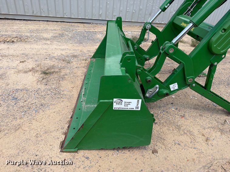 image for item FK5098 2022 John Deere 620R loader