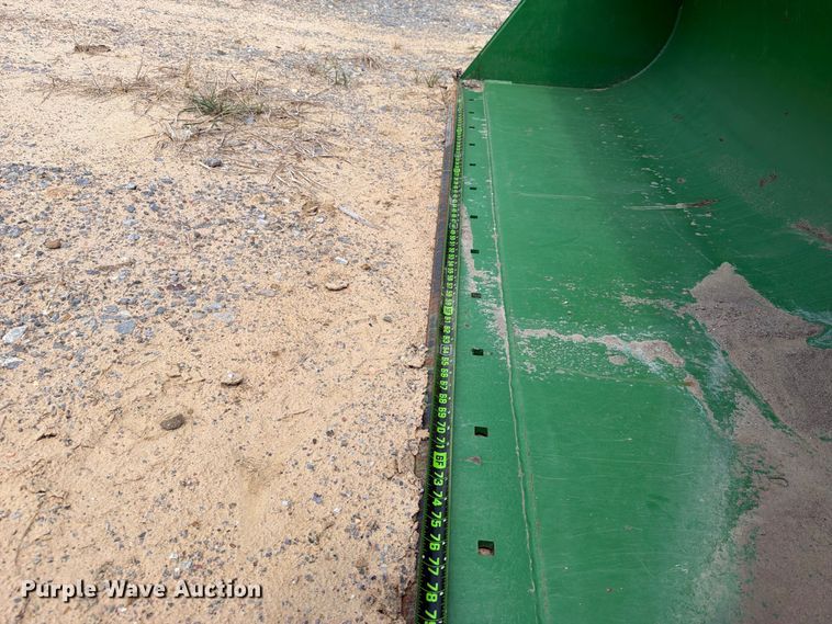 image for item FK5098 2022 John Deere 620R loader