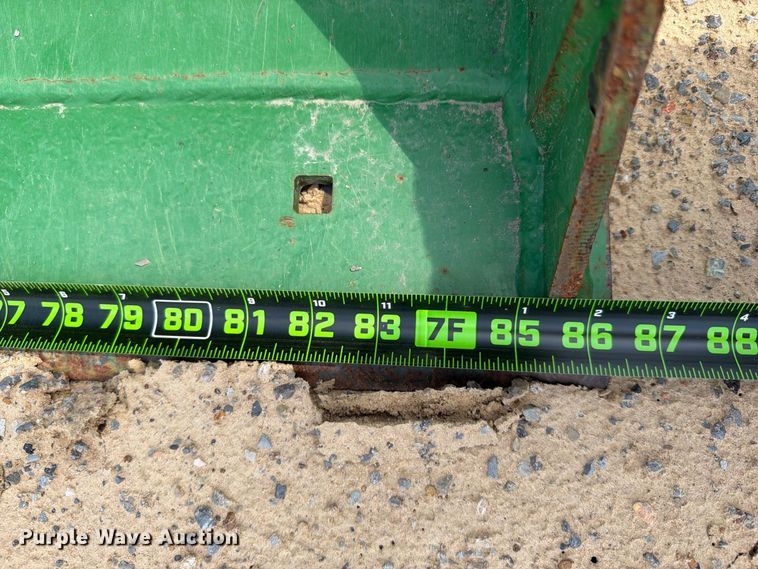 image for item FK5098 2022 John Deere 620R loader