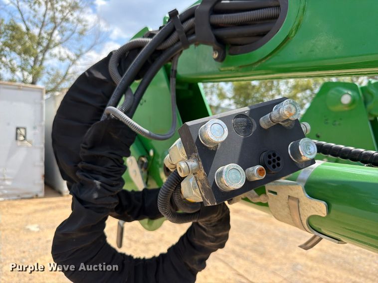 image for item FK5098 2022 John Deere 620R loader