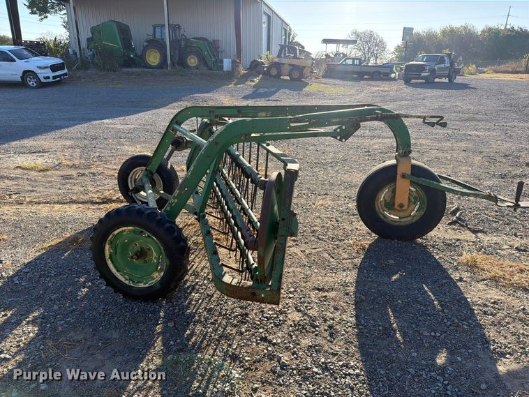 image for item FK5103 John Deere 660 hay rake