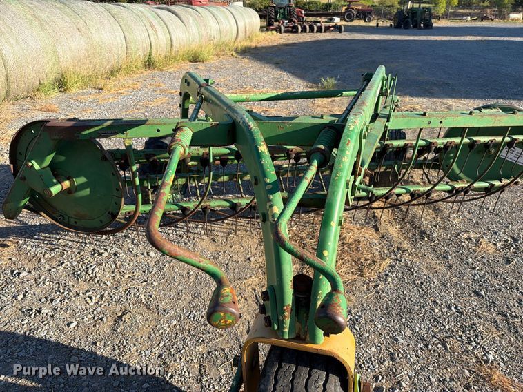 image for item FK5103 John Deere 660 hay rake