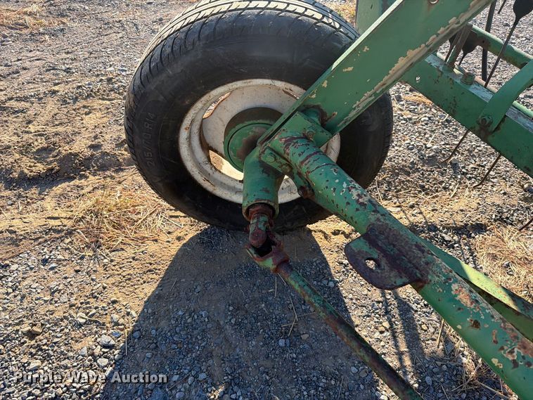 image for item FK5103 John Deere 660 hay rake