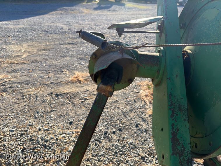 image for item FK5103 John Deere 660 hay rake