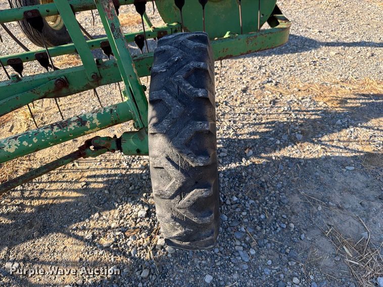 image for item FK5103 John Deere 660 hay rake