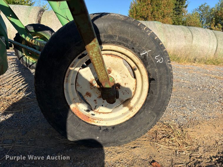 image for item FK5103 John Deere 660 hay rake