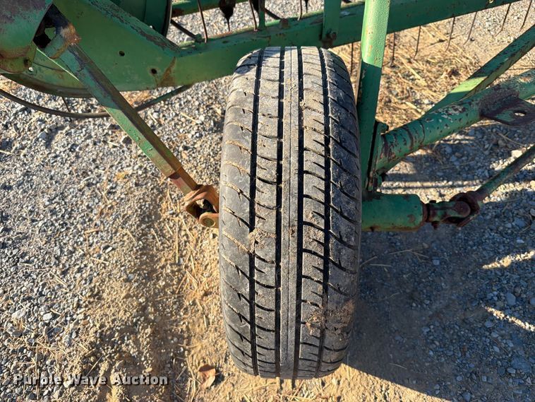 image for item FK5103 John Deere 660 hay rake