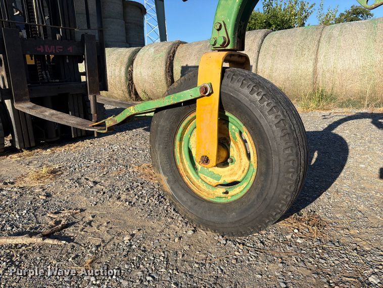 image for item FK5103 John Deere 660 hay rake