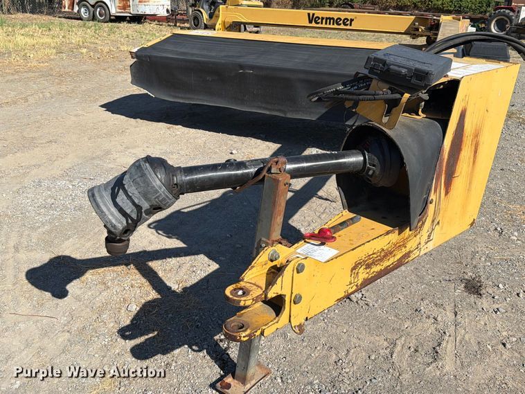 image for item FK5110 2007 Vermeer Rebel TM800 disc mower