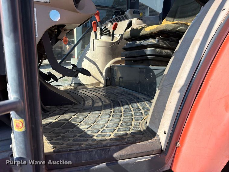 image for item FK5111 2006 Kubota M7040F tractor