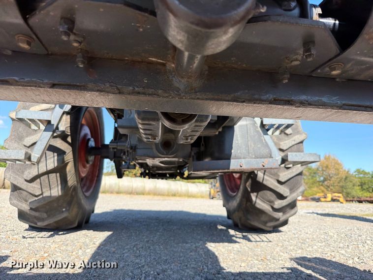 image for item FK5111 2006 Kubota M7040F tractor