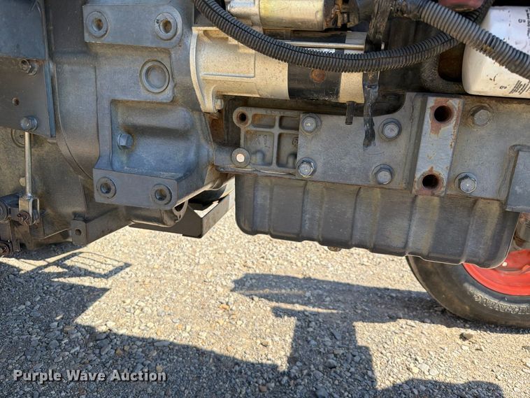 image for item FK5111 2006 Kubota M7040F tractor