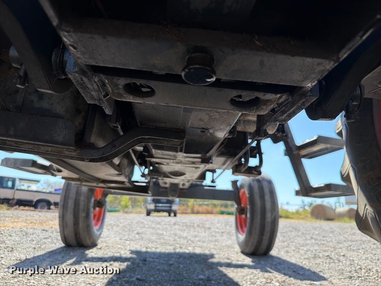 image for item FK5111 2006 Kubota M7040F tractor