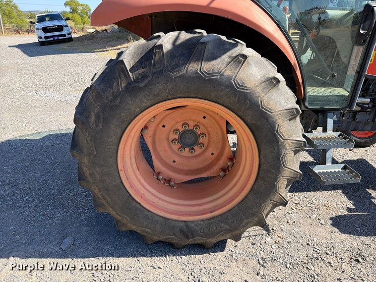 image for item FK5111 2006 Kubota M7040F tractor