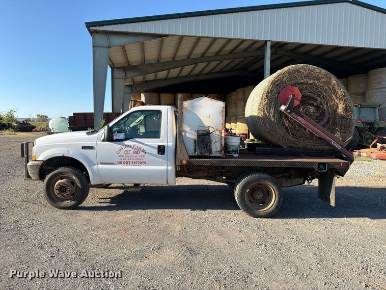 image for item FK5121 2003 Ford F550 flatbed truck
