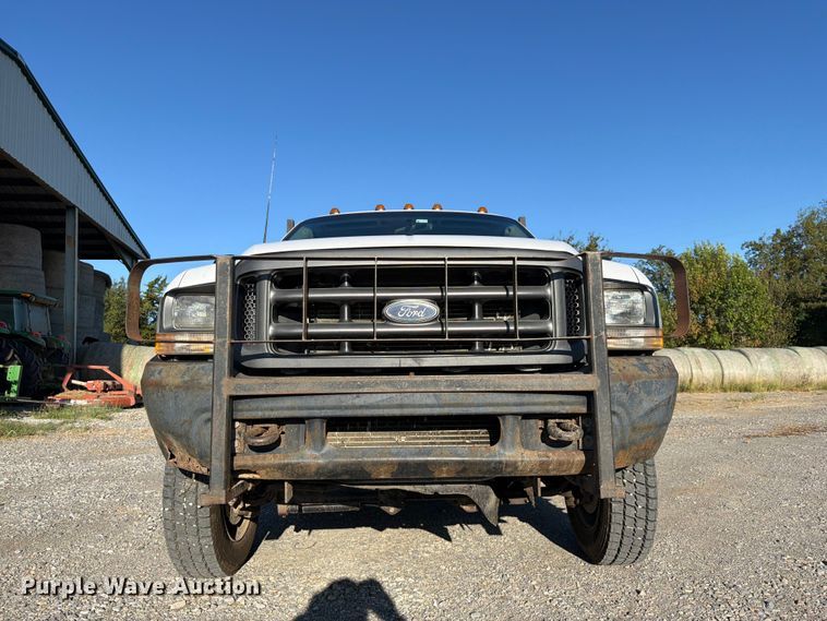 image for item FK5121 2003 Ford F550 flatbed truck