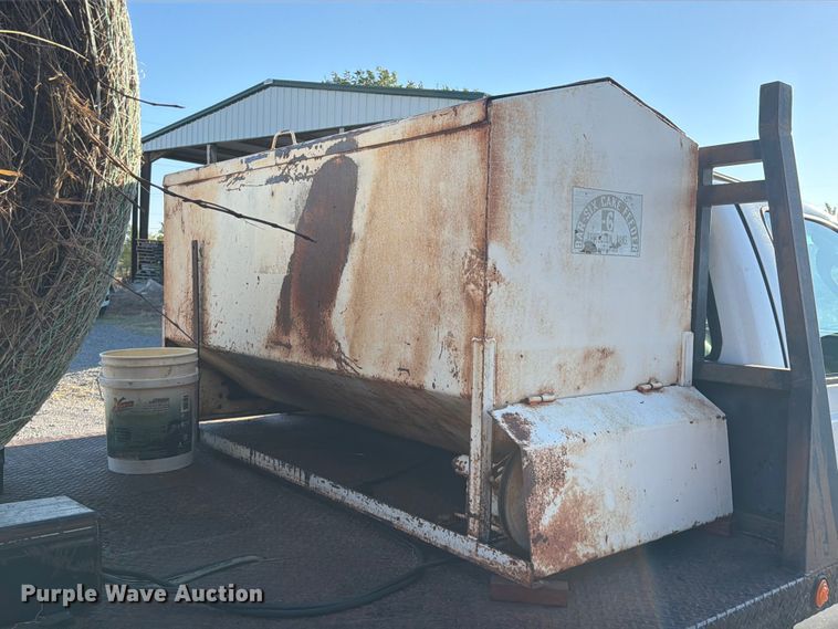image for item FK5121 2003 Ford F550 flatbed truck